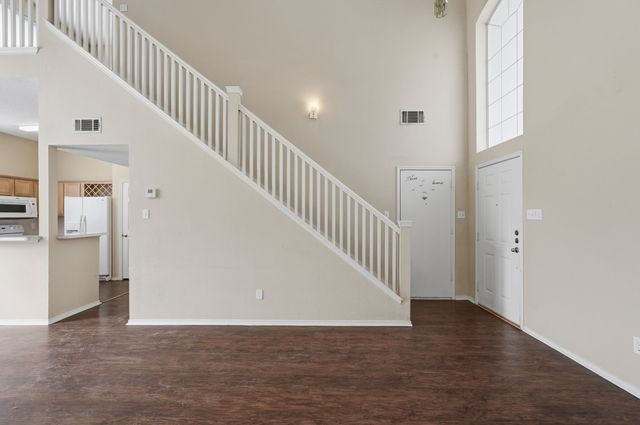 216 W Glen Meadow Drive, Glenn Heights, TX 75154