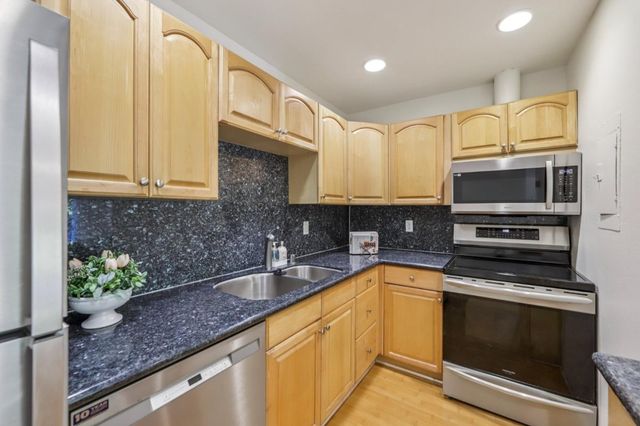 650 Alamo Court 5, Mountain View, CA 94043