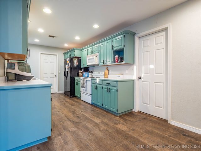 2208 Green Meadows, Mcalester, OK 74501