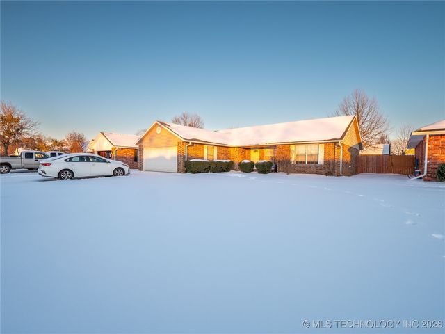 2208 Green Meadows, Mcalester, OK 74501