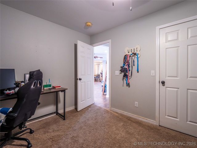 2208 Green Meadows, Mcalester, OK 74501