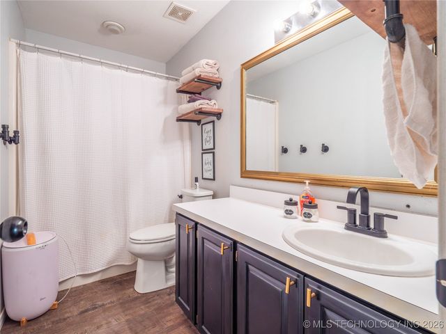 2208 Green Meadows, Mcalester, OK 74501