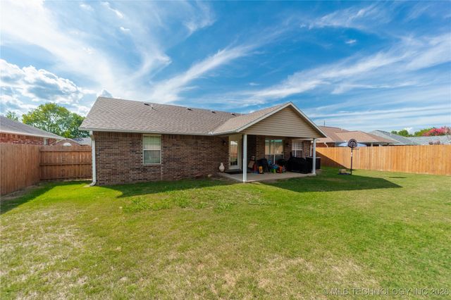2208 Green Meadows, Mcalester, OK 74501
