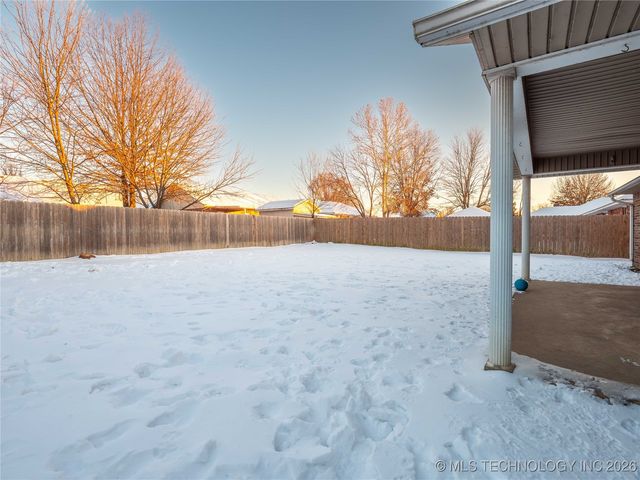 2208 Green Meadows, Mcalester, OK 74501