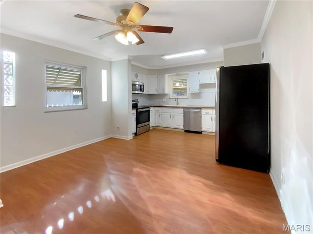 826 Catskill Drive, St Louis, MO 63125