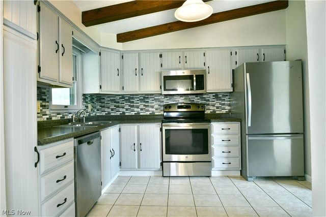 1382 Northfield, Mineral Ridge, OH 44440
