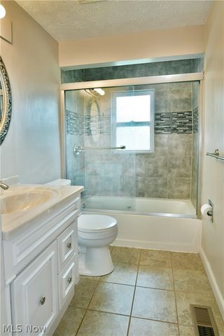 1382 Northfield, Mineral Ridge, OH 44440