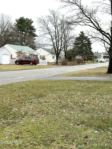 18 Prospect Drive, Queensbury, NY 12804