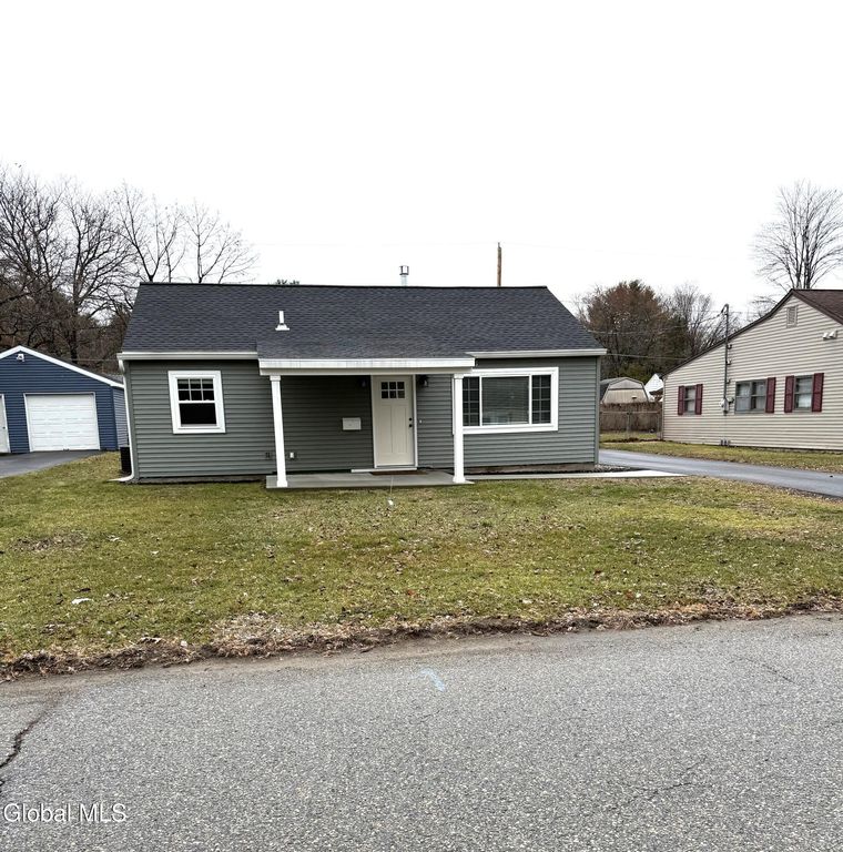 18 Prospect Drive, Queensbury, NY 12804