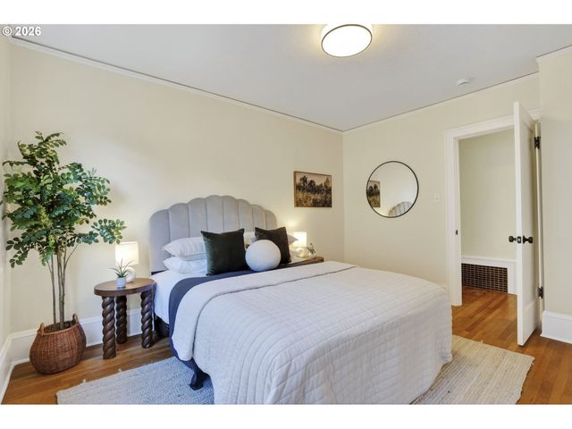 4313 Ne HAZELFERN Pl, Portland, OR 97213