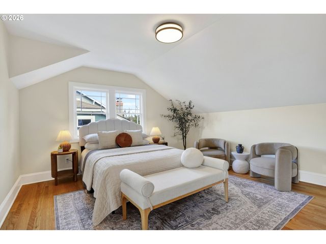 4313 Ne HAZELFERN Pl, Portland, OR 97213