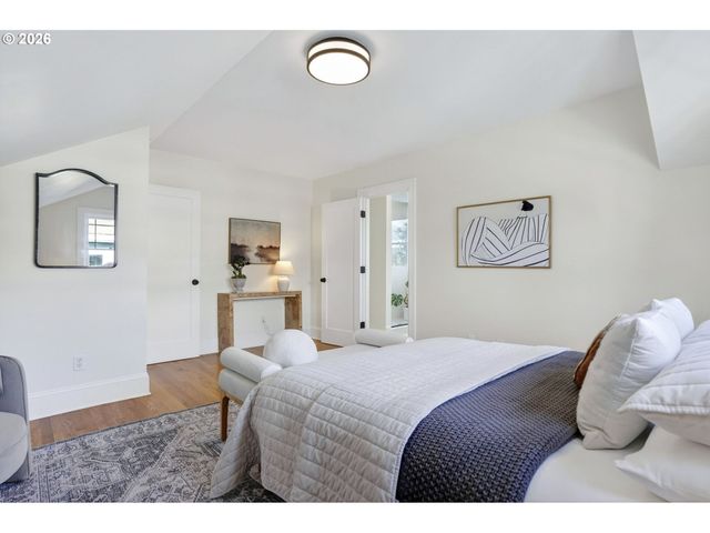 4313 Ne HAZELFERN Pl, Portland, OR 97213