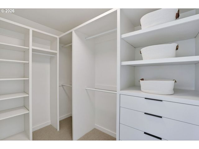 4313 Ne HAZELFERN Pl, Portland, OR 97213