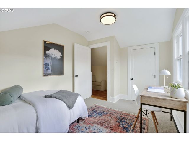 4313 Ne HAZELFERN Pl, Portland, OR 97213