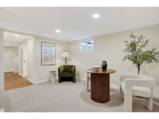 4313 Ne HAZELFERN Pl, Portland, OR 97213