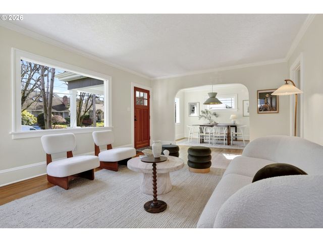 4313 Ne HAZELFERN Pl, Portland, OR 97213