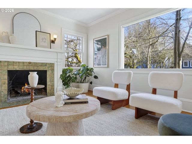 4313 Ne HAZELFERN Pl, Portland, OR 97213