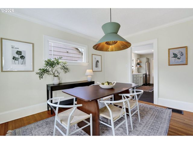 4313 Ne HAZELFERN Pl, Portland, OR 97213