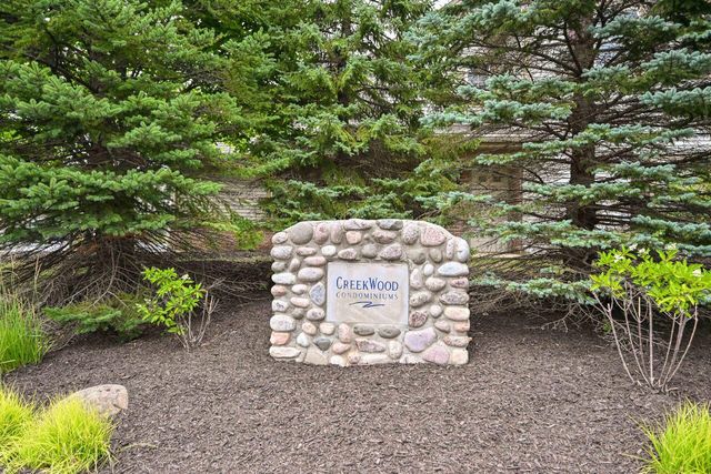 W170N5530 Ridgewood DRIVE #5530, Menomonee Falls, WI 53051