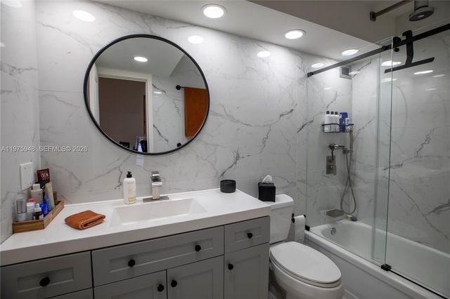 2750 NE 183rd St 811, Aventura, FL 33160