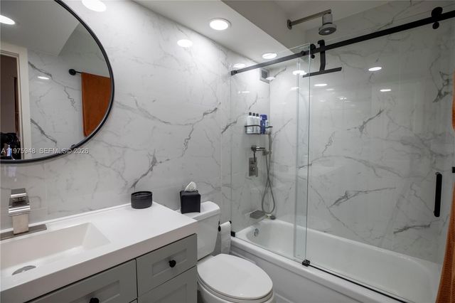 2750 NE 183rd St 811, Aventura, FL 33160