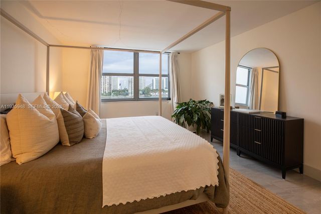 2750 NE 183rd St 811, Aventura, FL 33160