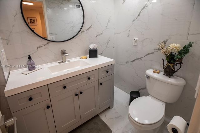 2750 NE 183rd St 811, Aventura, FL 33160