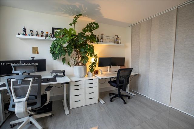 2750 NE 183rd St 811, Aventura, FL 33160