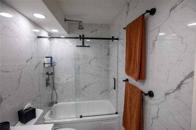 2750 NE 183rd St 811, Aventura, FL 33160