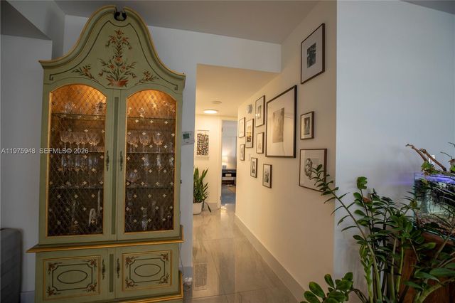 2750 NE 183rd St 811, Aventura, FL 33160