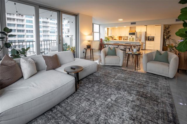 2750 NE 183rd St 811, Aventura, FL 33160