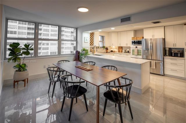 2750 NE 183rd St 811, Aventura, FL 33160