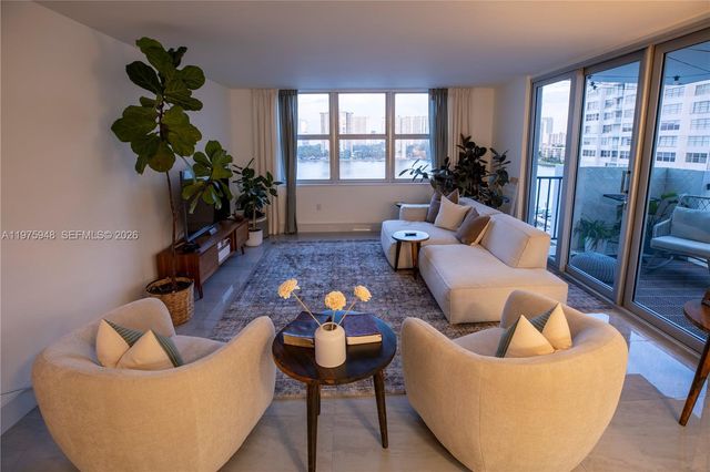 2750 NE 183rd St 811, Aventura, FL 33160