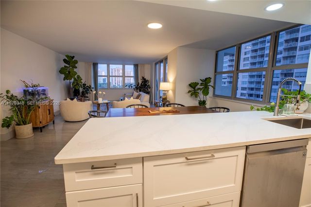 2750 NE 183rd St 811, Aventura, FL 33160