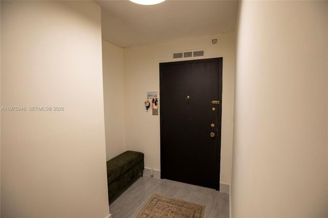 2750 NE 183rd St 811, Aventura, FL 33160