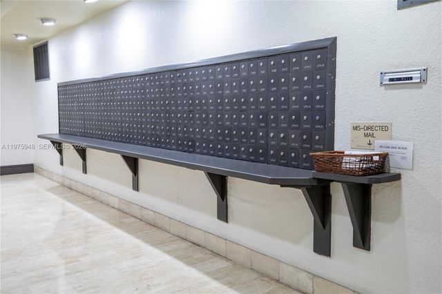 2750 NE 183rd St 811, Aventura, FL 33160