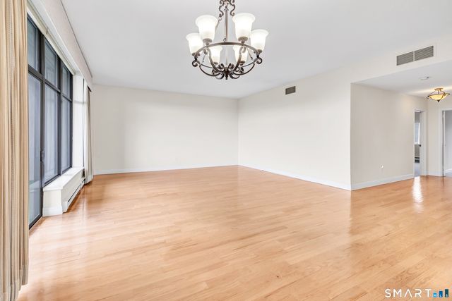 3200 Park Avenue 5C2, Bridgeport, CT 06604