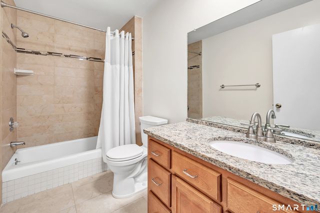 3200 Park Avenue 5C2, Bridgeport, CT 06604