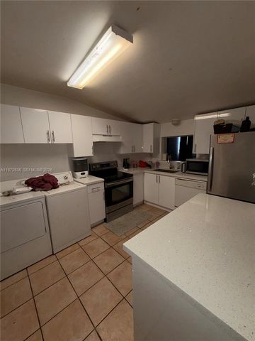 7191 Park Street, Hollywood, FL 33024