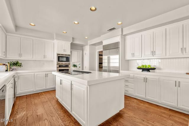 1565 S Oak Knoll Avenue, Pasadena, CA 91108