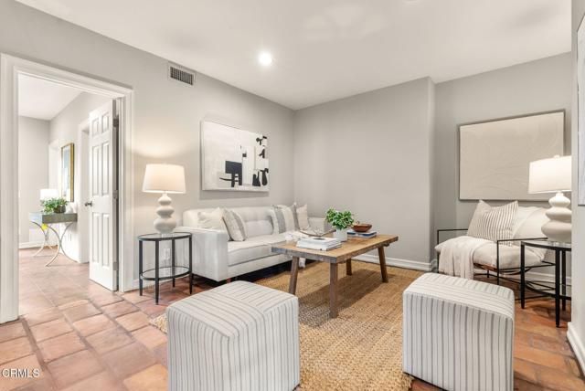 1565 S Oak Knoll Avenue, Pasadena, CA 91108