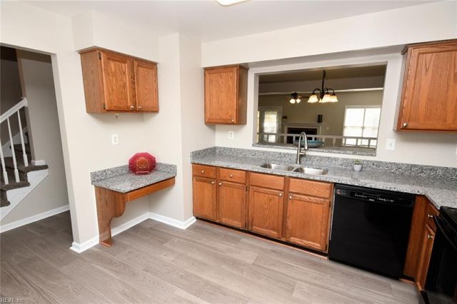 4025 Roebling LN, Virginia Beach, VA 23452