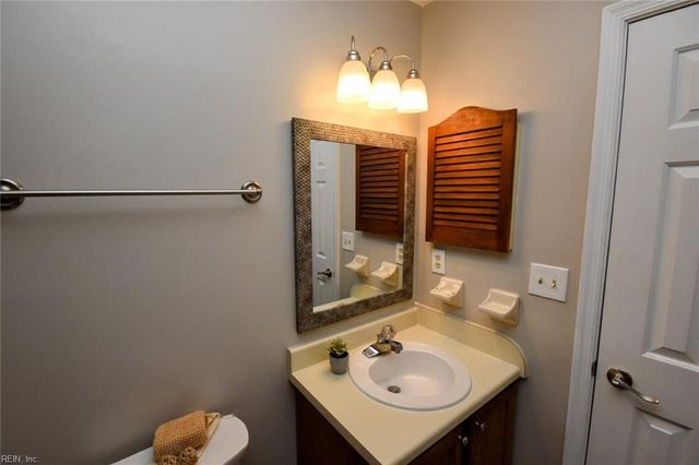 4025 Roebling LN, Virginia Beach, VA 23452