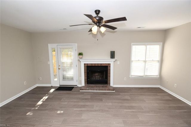 4025 Roebling LN, Virginia Beach, VA 23452