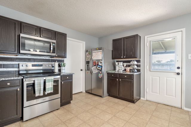 1973 Lariat Drive, Fort Worth, TX 76247