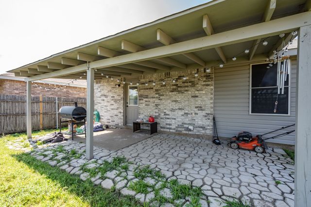 1973 Lariat Drive, Fort Worth, TX 76247