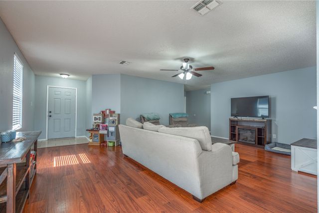 1973 Lariat Drive, Fort Worth, TX 76247