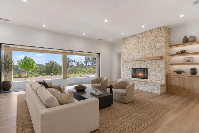 575 Twin Country Lane, Fallbrook, CA 92028