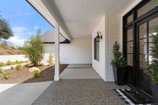 575 Twin Country Lane, Fallbrook, CA 92028