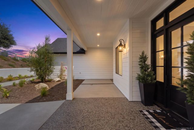 575 Twin Country Lane, Fallbrook, CA 92028